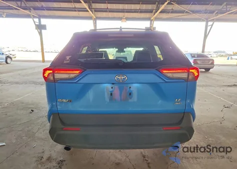 2021 Toyota Rav4 Le z USA, uszkodzony, nr VIN 2T3F1RFV5MW184660